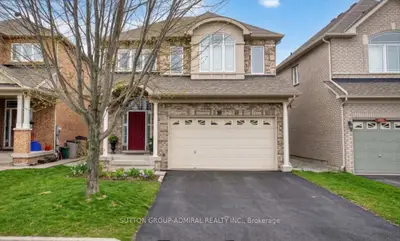10 Usherwood Street, Aurora, On L4g 7w6