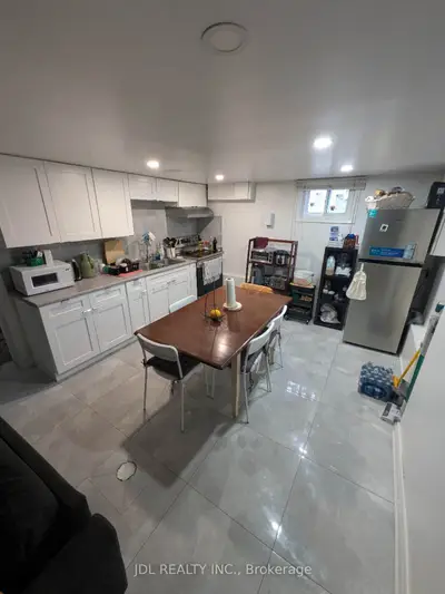 345 Centre Street Basement, Richmond Hill, On L4c 1b3