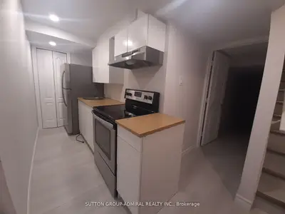 1331 Major Mackenzie Drive 102 Lower, Vaughan, On L6a 4w4