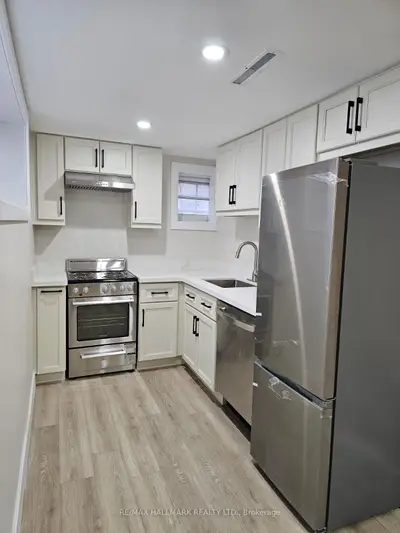 159 Richmond Street 1, Richmond Hill, On L4c 3y7