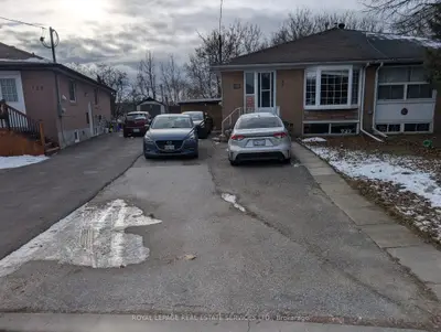126 Sheldon Avenue Lower, Newmarket, On L3y 2v7