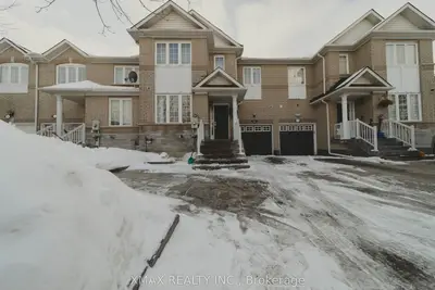 236 Flagstone Way, Newmarket, On L3x 2y2