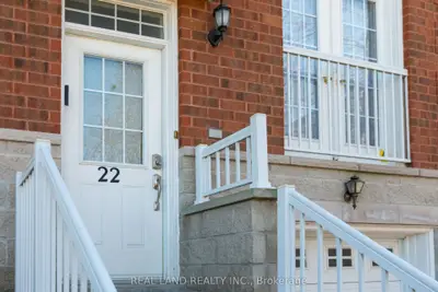 22 Loring Doolittle Court, Aurora, On L4g 7y8