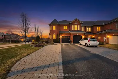 577 Osler Court, Newmarket, On L3x 2p4
