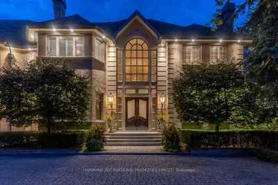 48 Old Park Lane, Richmond Hill, On L4b 2l3