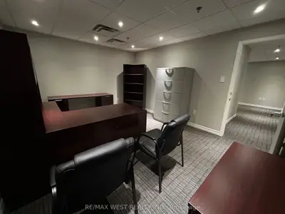 176 Rivermede Road 3, Vaughan, On L4k 3m7