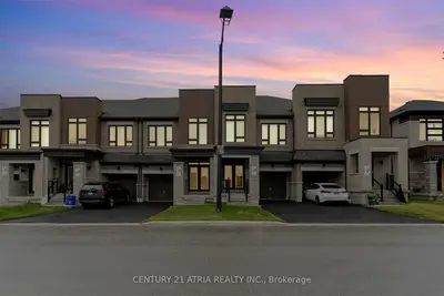 22 Hewison Avenue, Richmond Hill, On L4s 0j1