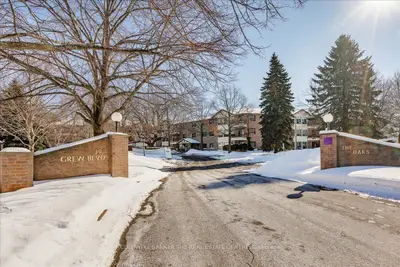 111 Grew Boulevard 105, Georgina, On L0e 1l0