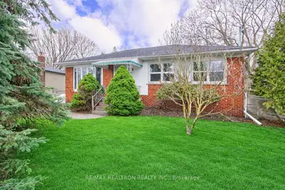 72 Monkswood Crescent, Newmarket, On L3y 2k1