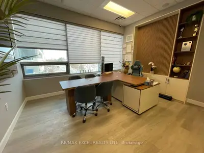 7163 Yonge Street 202, Markham, On L3t 0c6