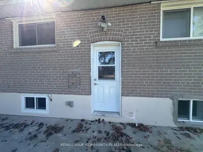 145 Harrison Drive Lower 2, Newmarket, On L3y 4p5