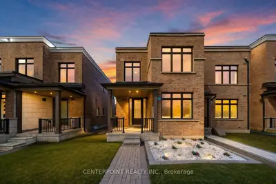 1240 Wellington Street E, Aurora, On L4g 2c9