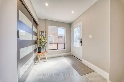 106 Upton Crescent, Markham, On L3r 3t4