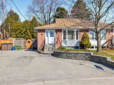 126 Longford Drive, Newmarket, On L3y 2y5