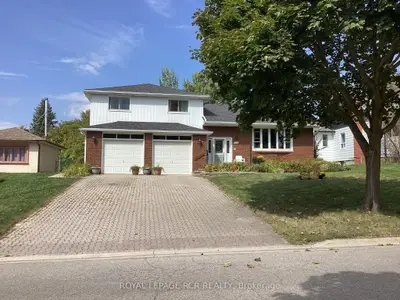 1049 Elgin Street, Newmarket, On L3y 3c3