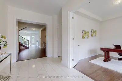 27 Upbound Court, East Gwillimbury, On L9n 0e5