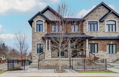 1 Zenyatta Lane, East Gwillimbury, On L9n 0n7