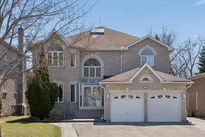 11 Sorrento Drive, Richmond Hill, ON L4C 0J8