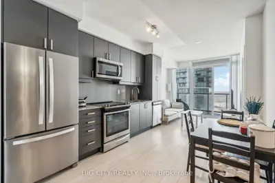 7895 Jane Street 3211, Vaughan, On L4k 2m7