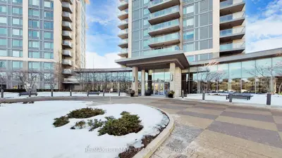 273 South Park Road 718, Markham, On L3t 0b5