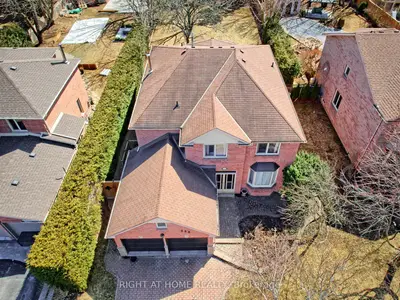 236 Mccaffrey Road, Newmarket, On L3x 1j3