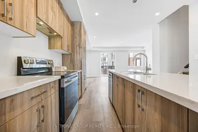 21 Victor Metcalf Lane, Richmond Hill, ON L4B 0J7