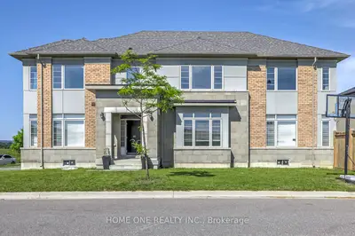 51 Eastgrove Square, East Gwillimbury, On L9n 0r3