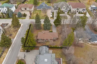 17 Denham Drive, Richmond Hill, On L4c 6h6