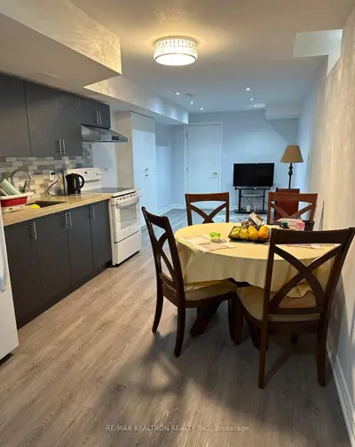 372 Mantle Avenue Basement, Whitchurch-stouffville, On L4a 0r8