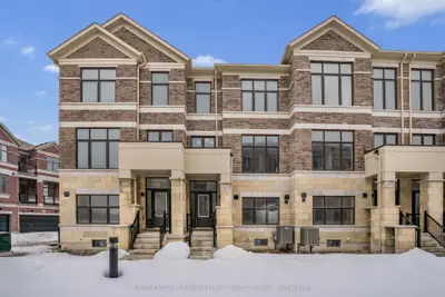 9 Norman Fleming Lane, Richmond Hill, ON L4S 1N4