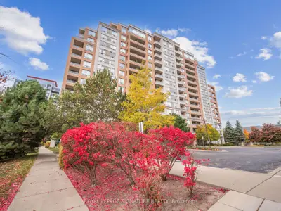 9 Northern Hts Drive 502, Richmond Hill, On L4b 4m5