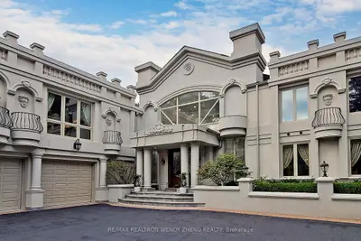305 Woodland Acres Crescent, Vaughan, On L6a 1g1