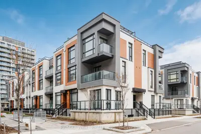 12 David Eyer Road 1103, Richmond Hill, On L4s 0n3