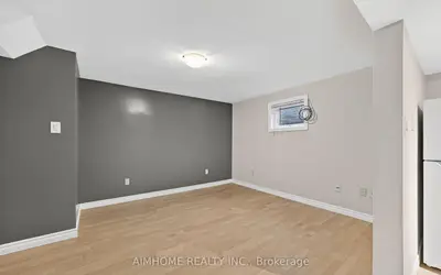 764 Botany Hill(lower Unit) Crescent, Newmarket, On L3y 3a8