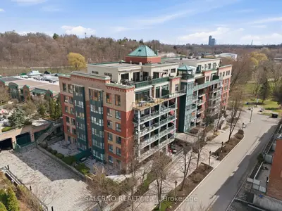 141 Woodbridge Avenue 312, Vaughan, ON L4L 9G6
