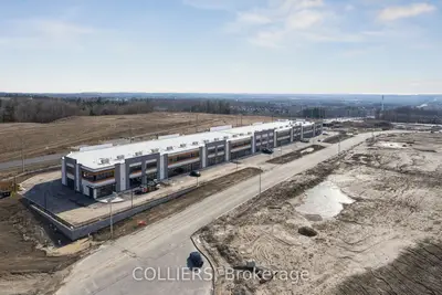 175 Melvin Robson Avenue 16, Aurora, On L4g 7b4