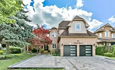 Detached in Newmarket