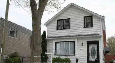 416 Simcoe Street, Newmarket, On L3y 2m3
