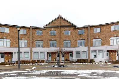 30 Greensborough Village Circle 22, Markham, On L6e 1z1
