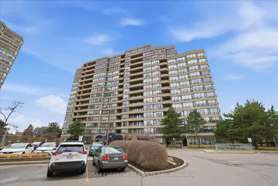 22 Clarissa Drive 506, Richmond Hill, On L4c 9r6
