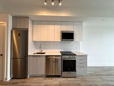 185 Deerfield Road 1412, Newmarket, On L3y 0g7