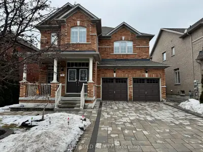 35 Cosford Street, Aurora, On L4g 0j5