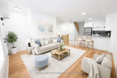 60 Baynes Way 12, Bradford West Gwillimbury, On L6g 0e3
