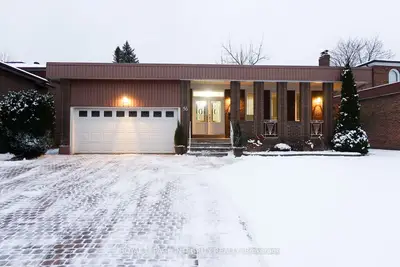 56 Francis Street #2 (middle Unit), Vaughan, On L4l 1p6