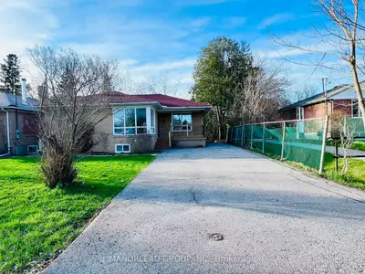 90 Rockport Crescent, Richmond Hill, On L4c 2l8
