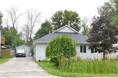 230 Bayview Avenue, Georgina, On L4p 2t2