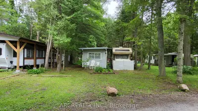 3 Chickadee Drive, Georgina, On L0e 1n0