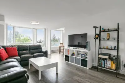 175 Cedar Avenue 413, Richmond Hill, On L4c 9v3