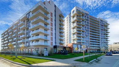 6 David Eyer Road 501, Richmond Hill, On L4s 0n5