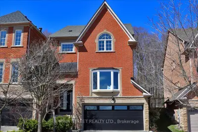 38 Carriage House Court, Richmond Hill, On L4e 4v3